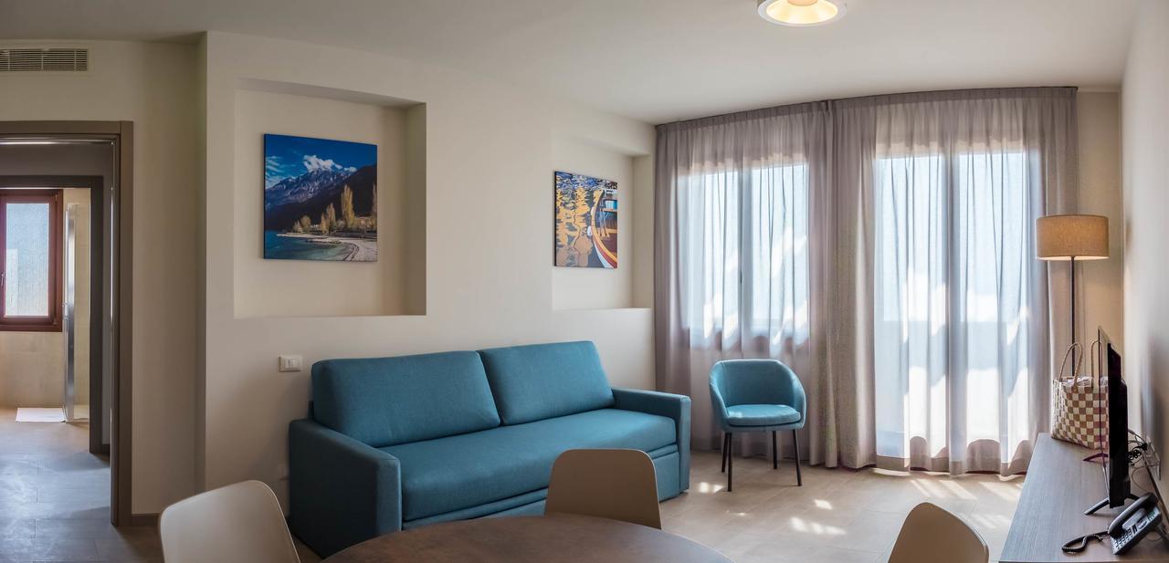 Le Torri Del Garda Familyspa Resort Torri Del Benaco Exterior foto