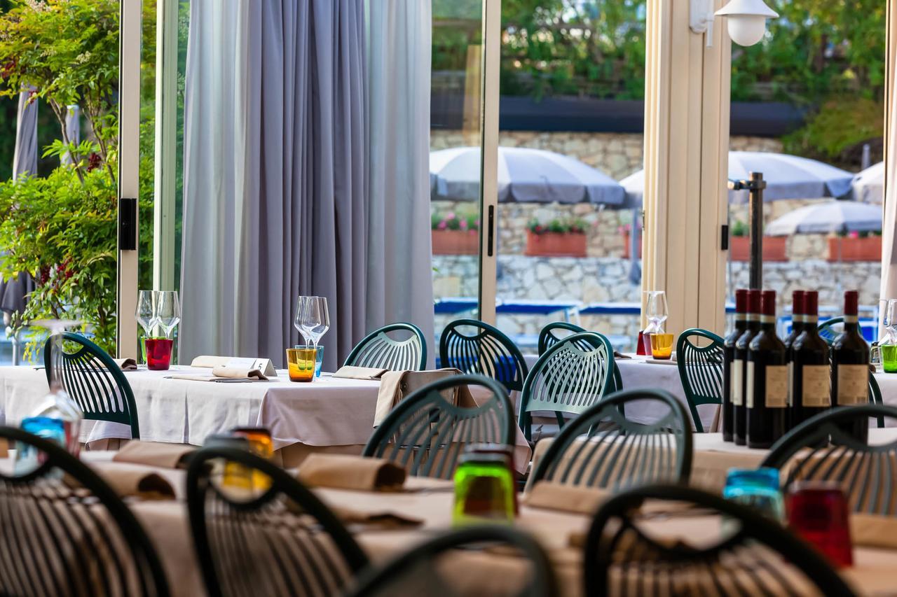 Le Torri Del Garda Familyspa Resort Torri Del Benaco Exterior foto