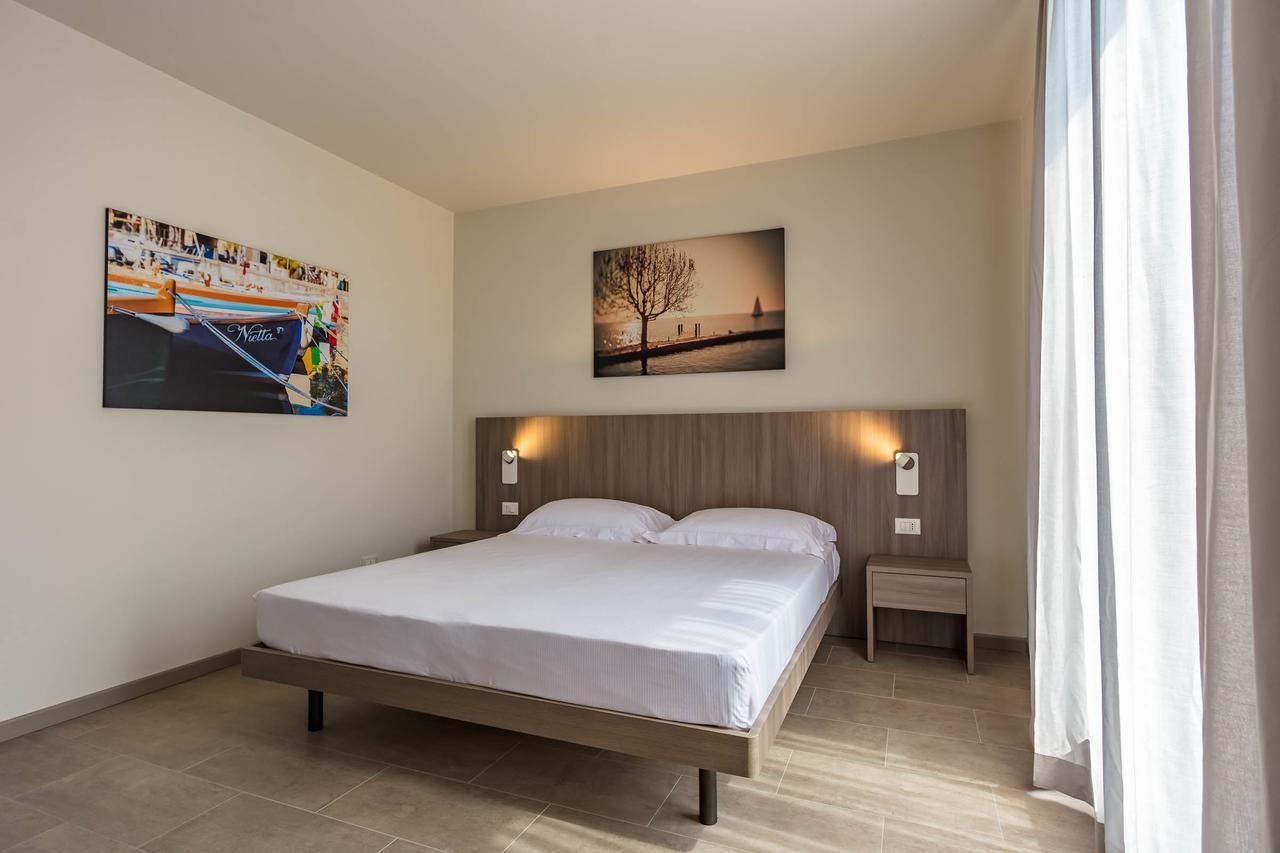Le Torri Del Garda Familyspa Resort Torri Del Benaco Exterior foto