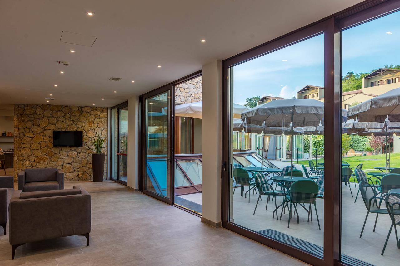 Le Torri Del Garda Familyspa Resort Torri Del Benaco Exterior foto