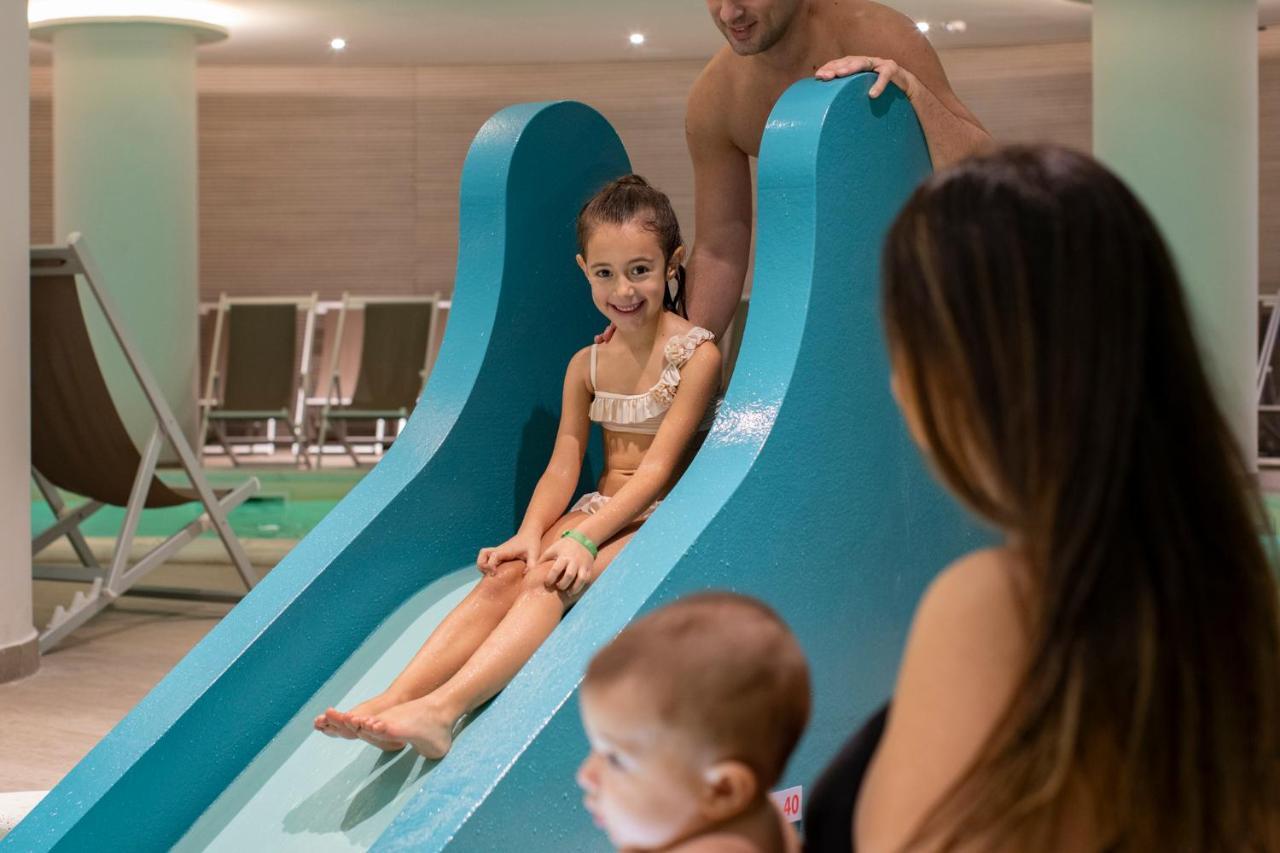 Le Torri Del Garda Familyspa Resort Torri Del Benaco Exterior foto