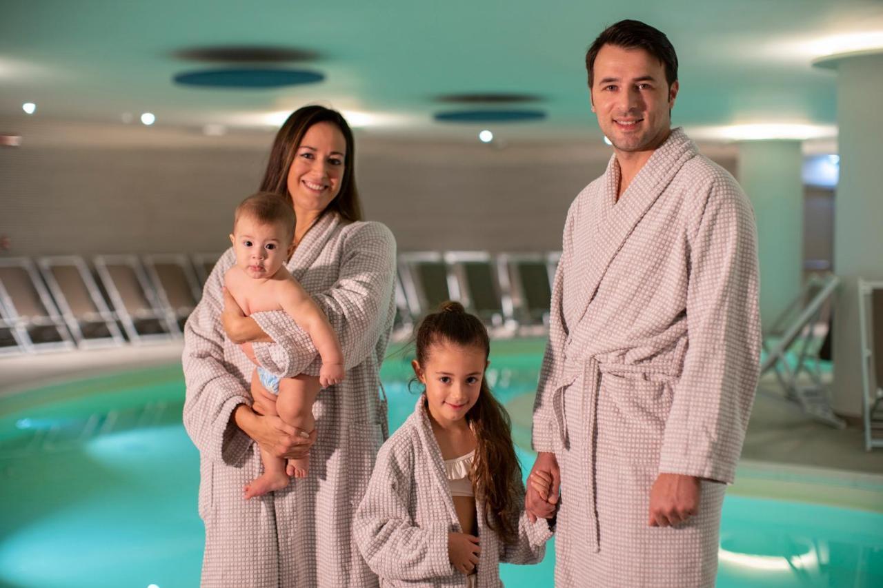 Le Torri Del Garda Familyspa Resort Torri Del Benaco Exterior foto